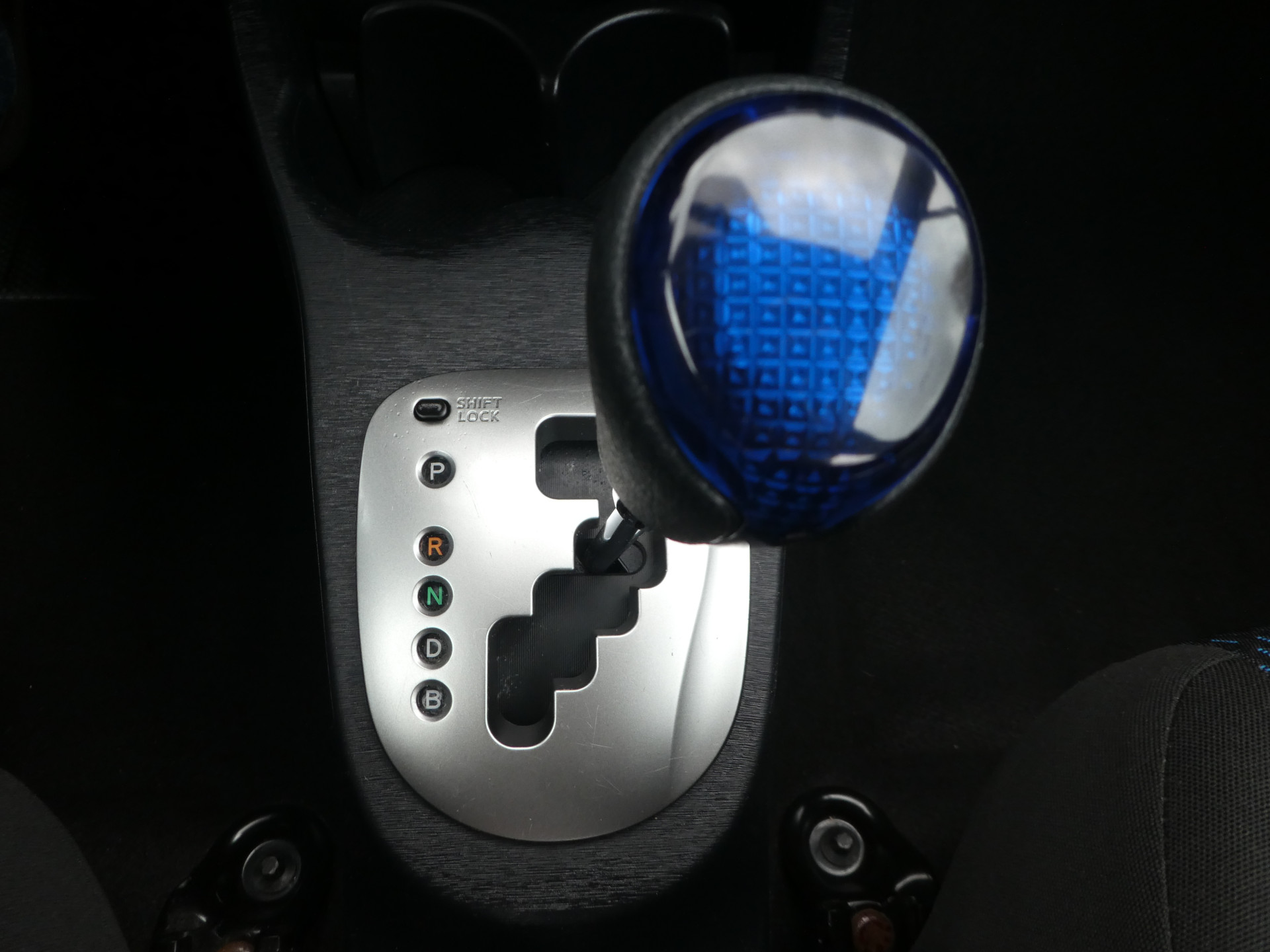 48564717-26.jpg