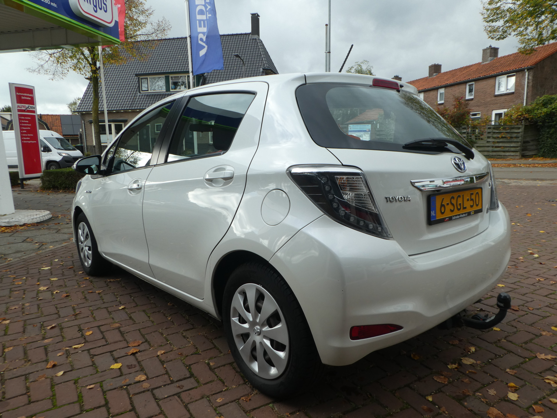 48564717-8.jpg